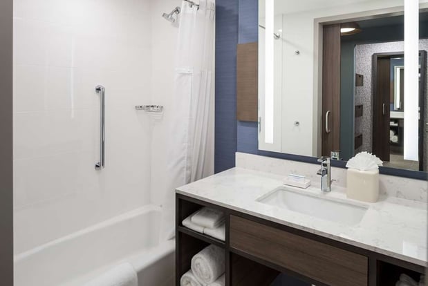 Images Hilton Garden Inn Madison Downtown