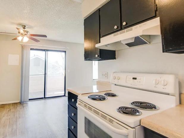 Images Meadow Lark Apartments