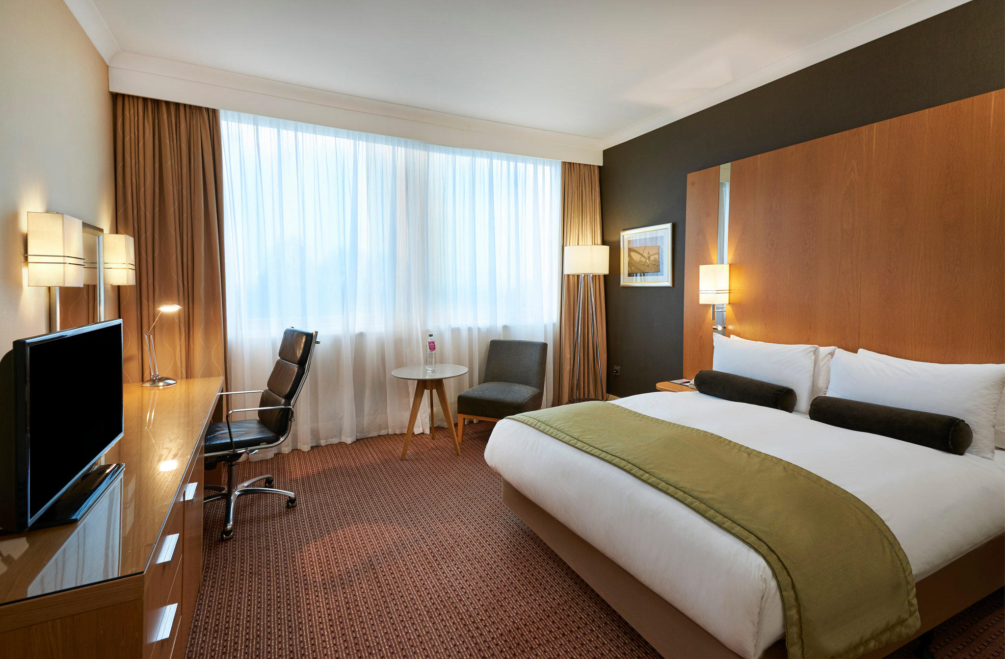 Crowne Plaza London - Ealing, an IHG Hotel London 020 8233 3200