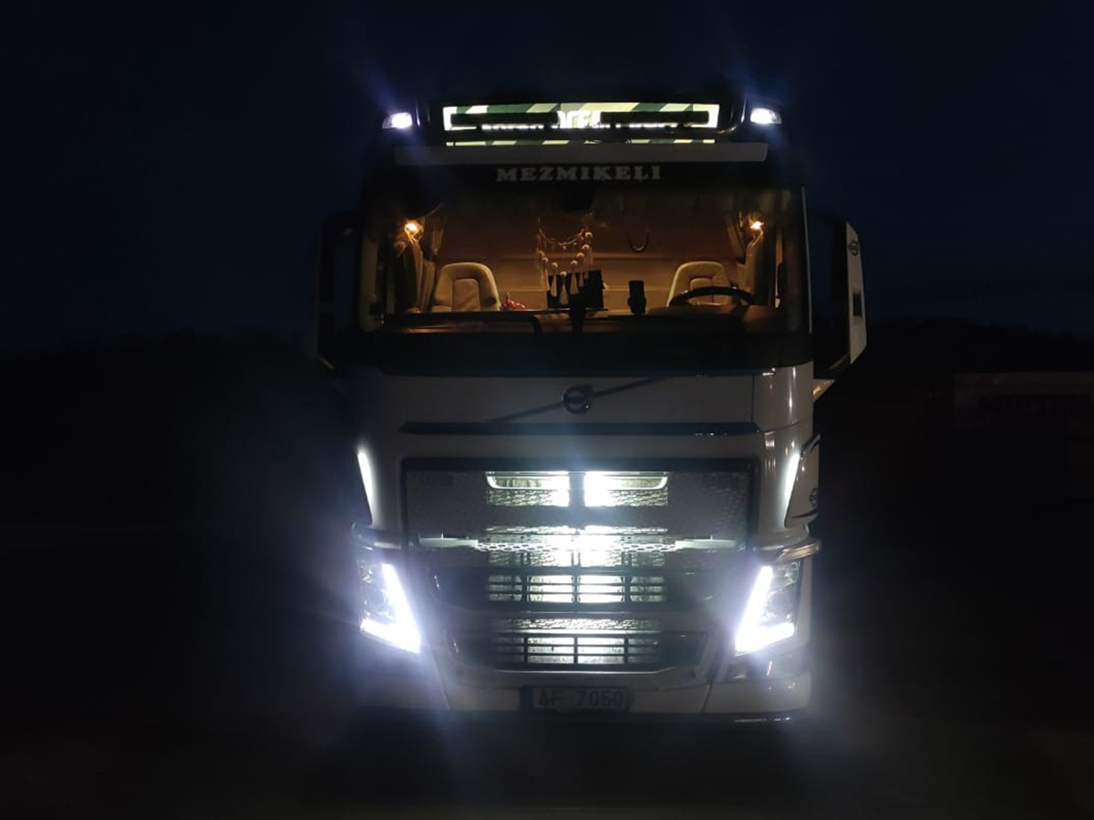 Mežmikeļi koksnes kravas transports