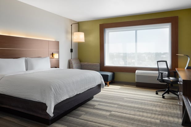 Images Holiday Inn Express & Suites Madison West - Middleton by IHG