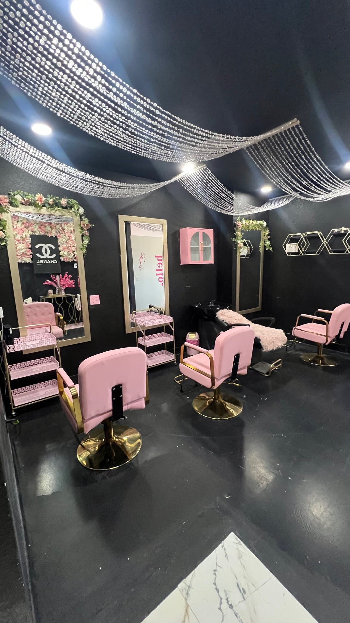 Bella Suite - Studio space rentals for hair extensions