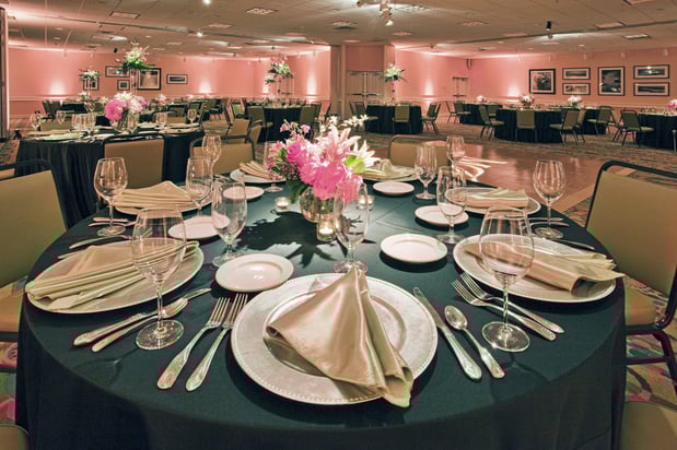 Images Holiday Inn & Suites Virginia Beach - North Beach by IHG