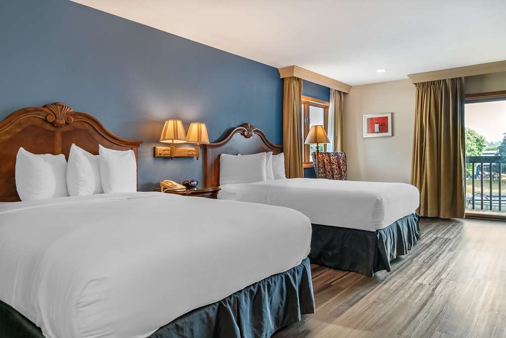 2 Queen Bed Room