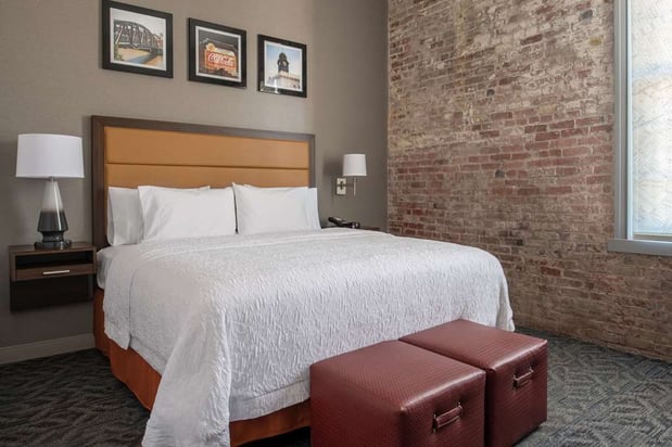 Images Hampton Inn Petaluma