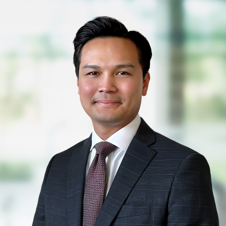 Headshot of Trung Lam, a wealth advisor at Chase