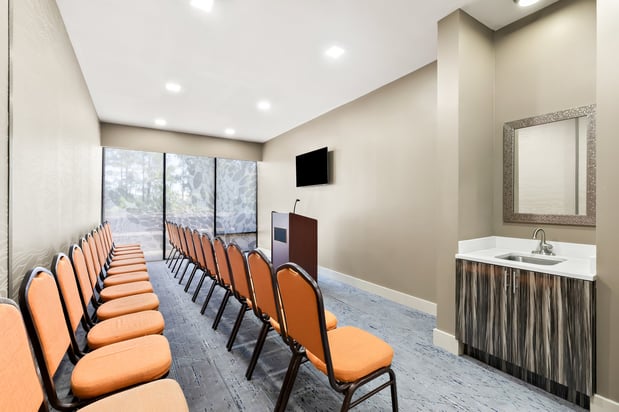 Images Holiday Inn Express Atlanta Galleria-Ballpark Area by IHG