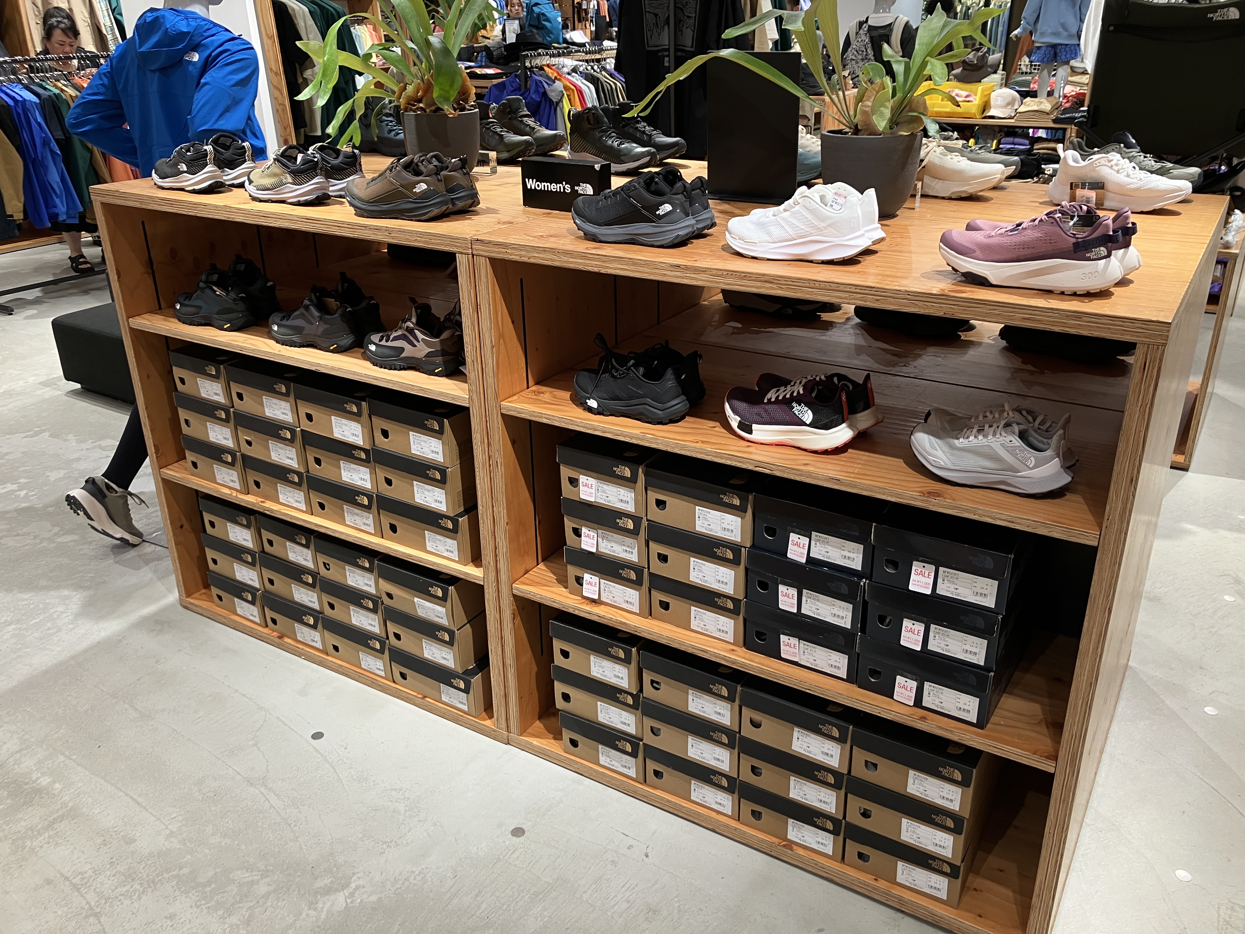 Images THE NORTH FACE / HELLY HANSEN (ザ･ノース･フェイス / ヘリーハンセン) 三井アウトレットパーク札幌北広島