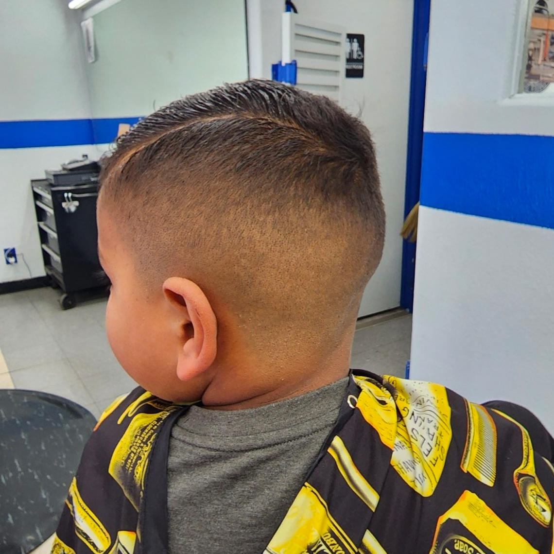 MG's Barbershop - Corte desvanecido para niño