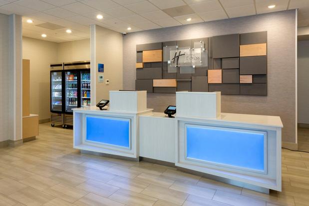 Images Holiday Inn Express & Suites Seattle South - Tukwila, an IHG Hotel