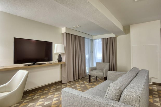 Images Holiday Inn & Suites Madison West - Middleton by IHG