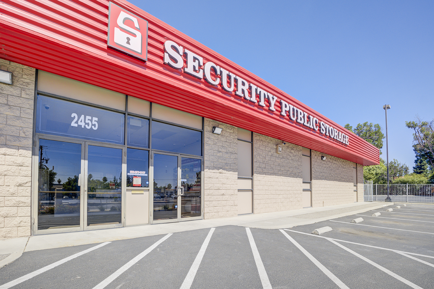 Self Storage Rental Office in Fresno, CA.