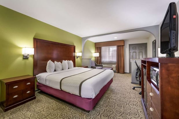 Images SureStay by Best Western Deer Park
