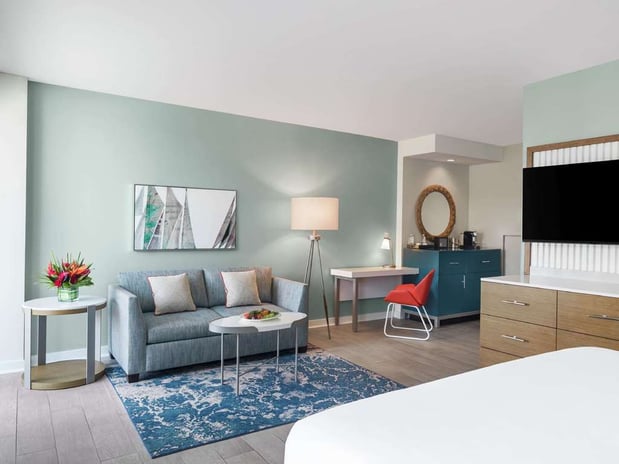 Images The Reach Key West, Curio Collection by Hilton