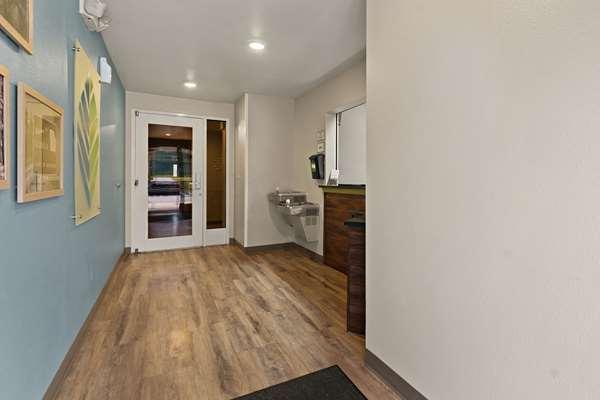 Images WoodSpring Suites Macon North I-75