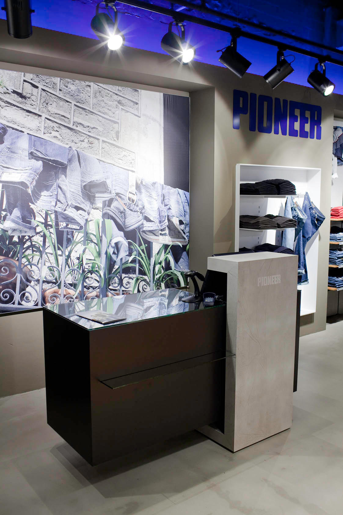 dubbel design GmbH, Albert-Einstein-Strasse 10 in Kirchlengern