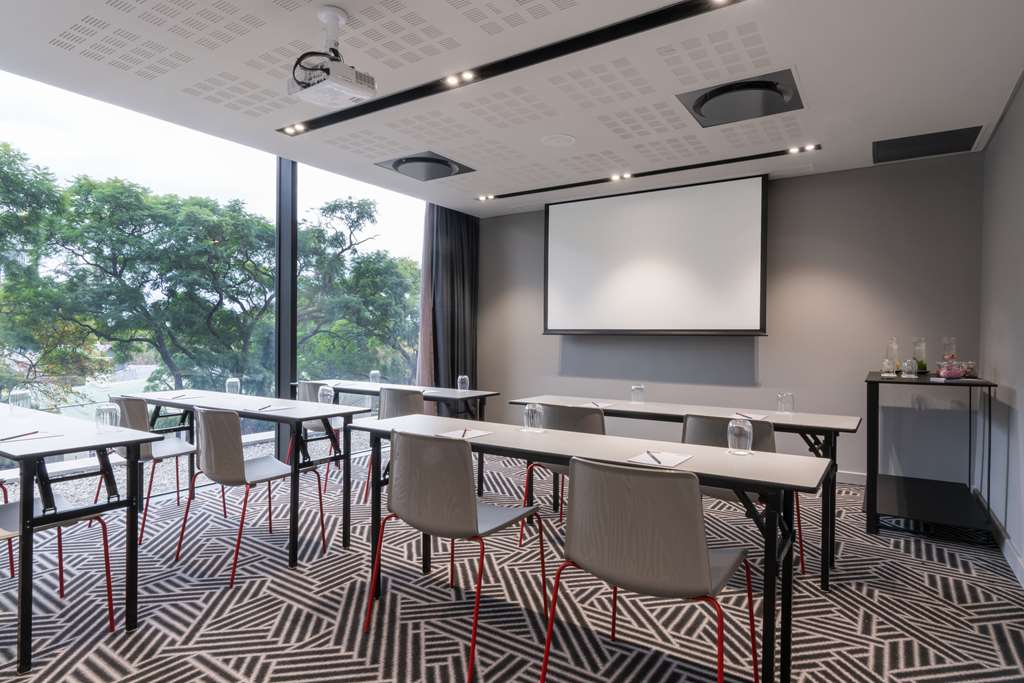 Images Radisson RED Johannesburg Rosebank