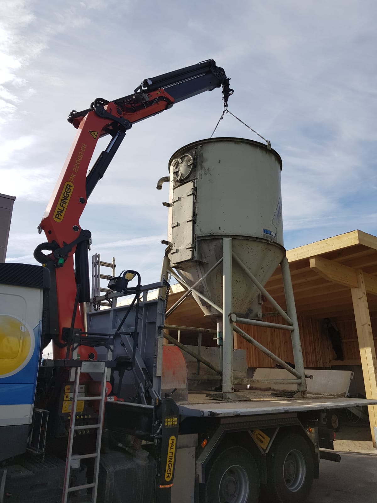 Bild 18 von Hauserbauer Transport & Erdbau GmbH