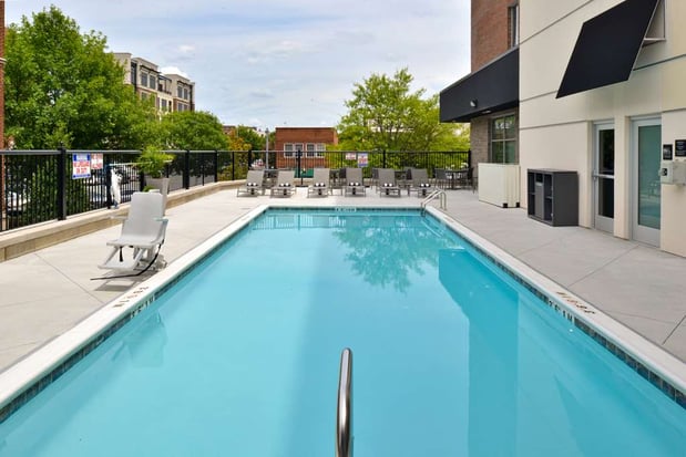 Images Hampton Inn & Suites Greensboro Downtown
