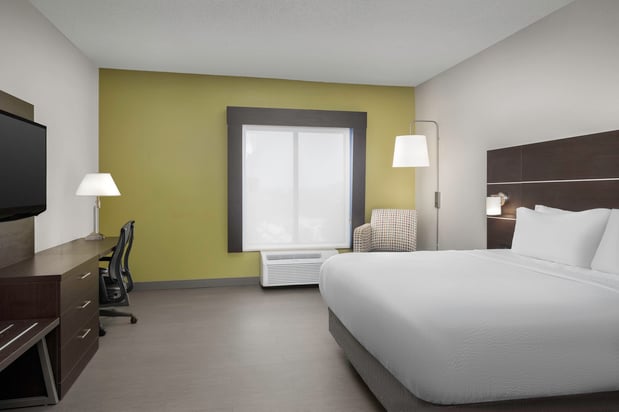 Images Holiday Inn Express Knoxville-Strawberry Plains by IHG