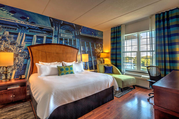 Images Hotel Indigo Jacksonville-Deerwood Park, an IHG Hotel
