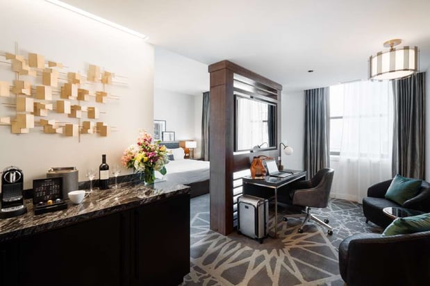 Images LondonHouse Chicago, Curio Collection by Hilton
