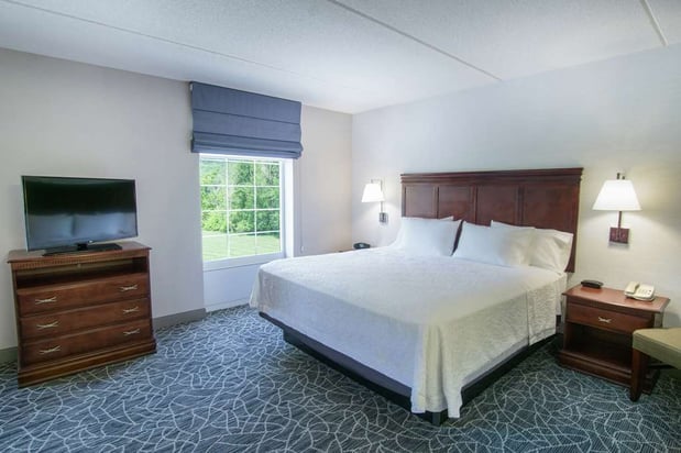 Images Hampton Inn & Suites Berkshires-Lenox