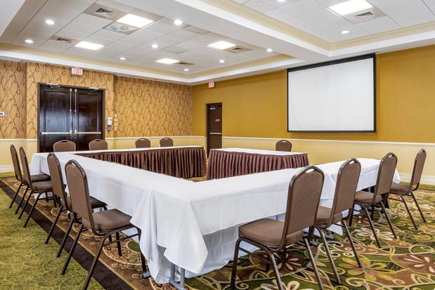 Images Holiday Inn Resort Orlando Lake Buena Vista by IHG