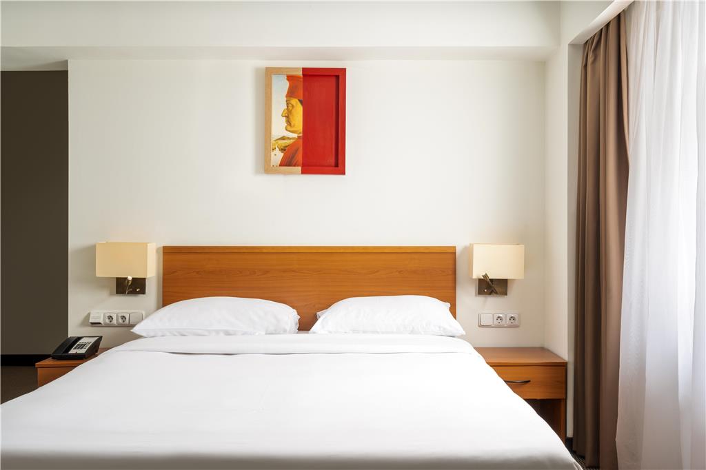 Images Park Inn by Radisson Bucharest Hotel & Residence