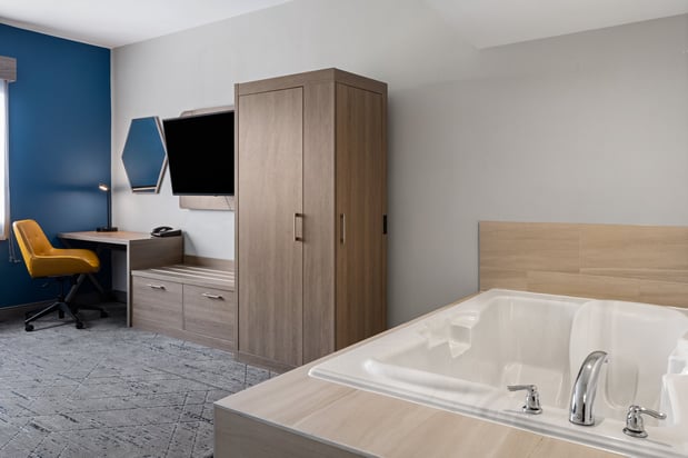 Images Holiday Inn Express Toledo North by IHG