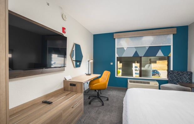Images Holiday Inn Express & Suites Saint Robert - Leonard Wood by IHG