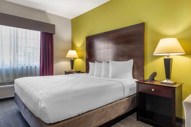 Images Best Western Plus Mansfield Inn & Suites