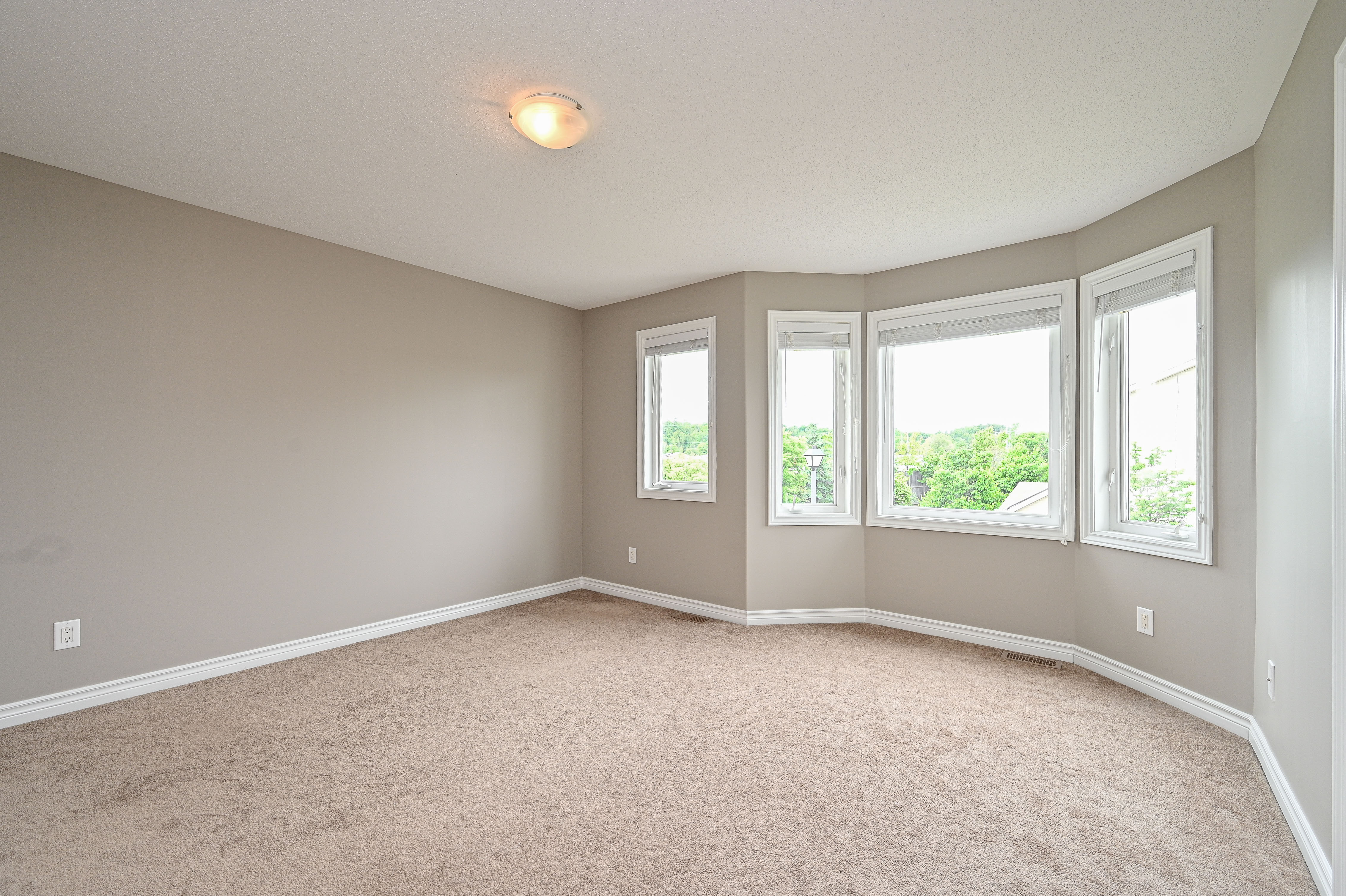 Images Leif Olson - Ottawa Real Estate Agent - Hamre Team RE/MAX Affiliates