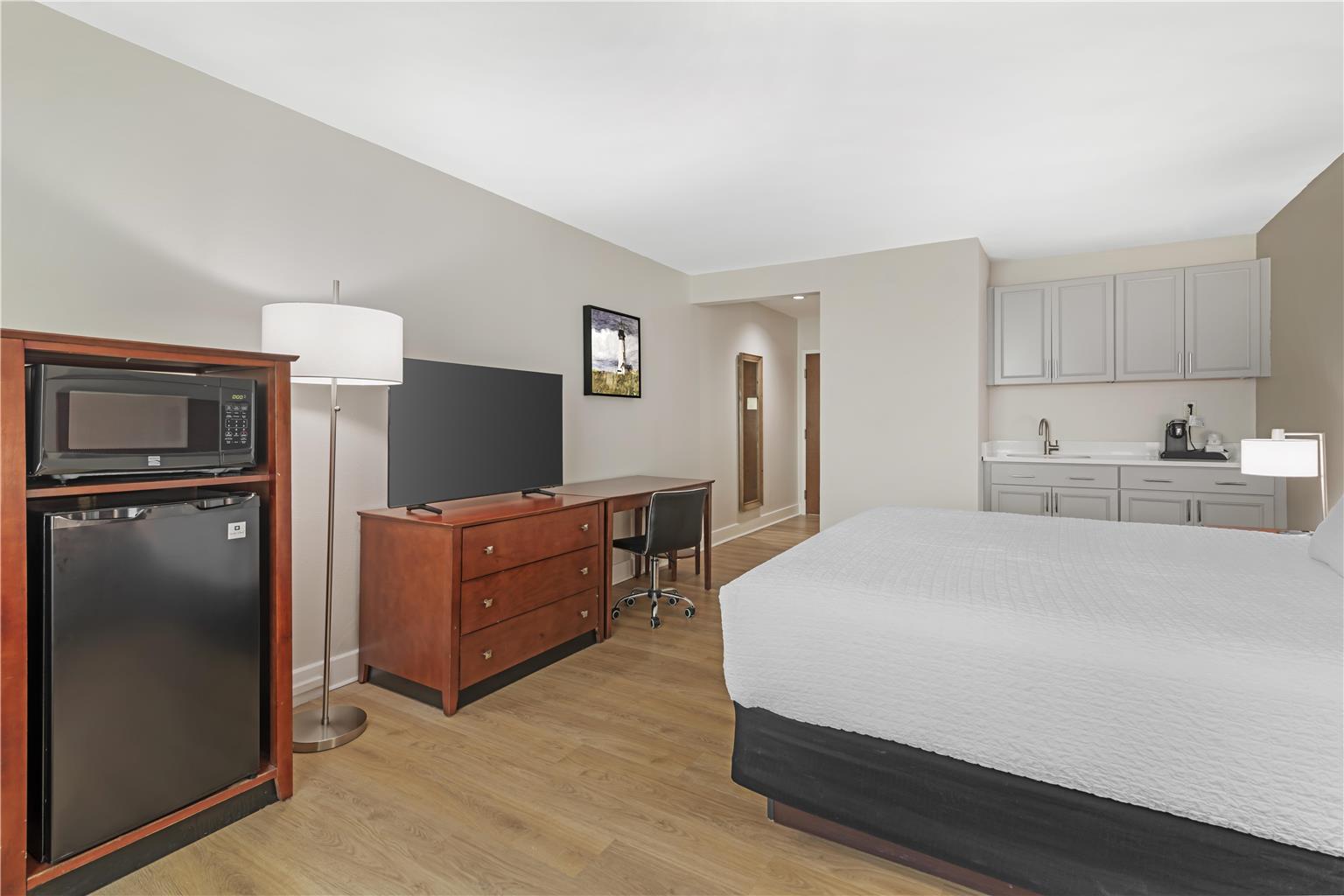 One King Bedroom with Wet Bar