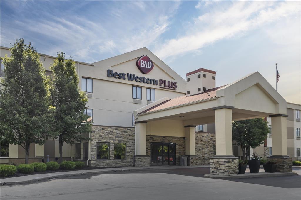 BW Plus Lees Summit Exterior