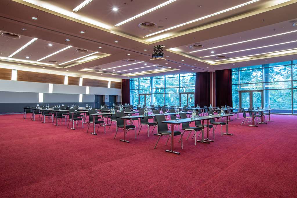 Dow & Jones meeting room theater seating Radisson Blu Hotel, Frankfurt Frankfurt 069 7701550