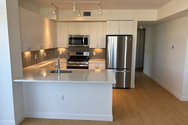 Images 605 Concord at Fresh Pond