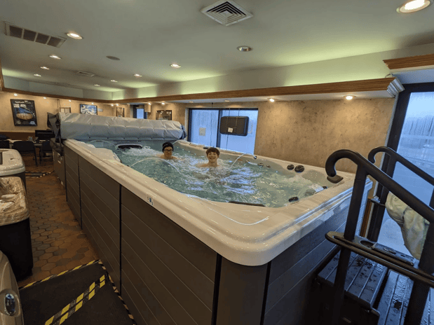 Images Bob's Intowne Spas