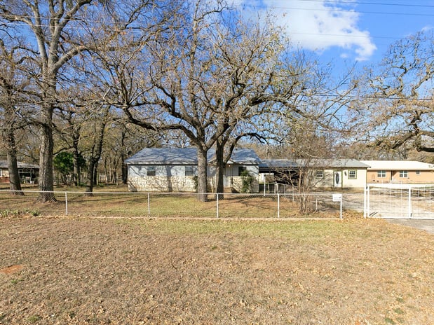 Images Cleburne Realtor Christi Bradley, Keller Williams