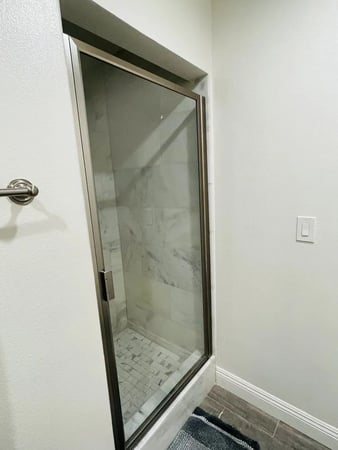Images La Verne Glass & Screen