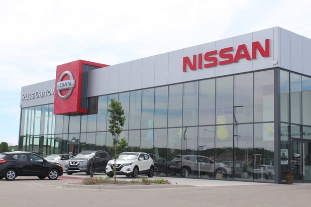 Images Russ Darrow Nissan of West Bend Service Center