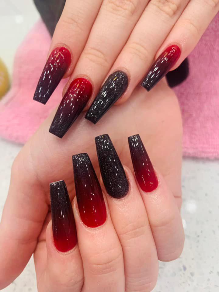 Select Nails &amp; Spa Logo