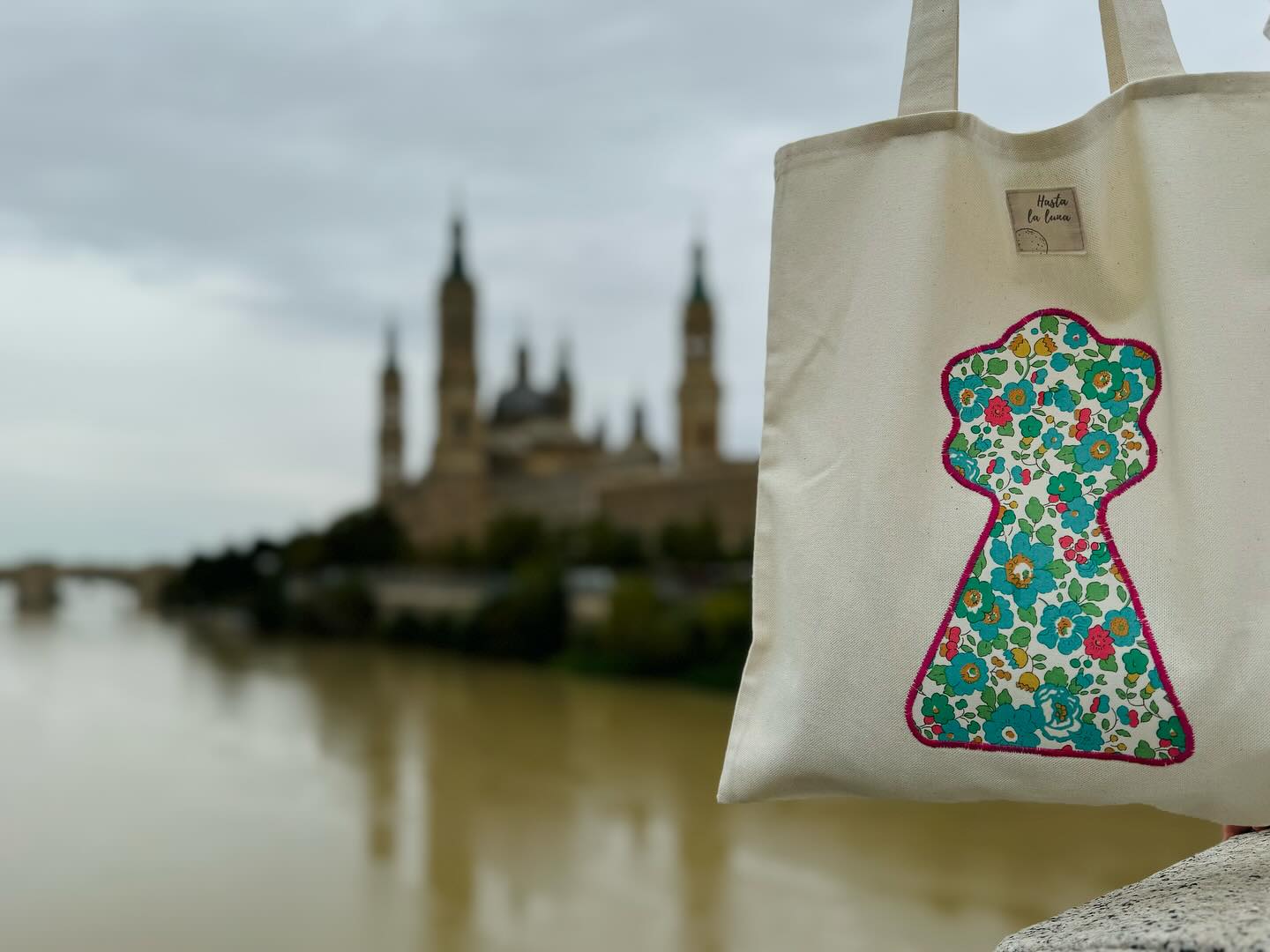 Images Hasta la Luna Costura