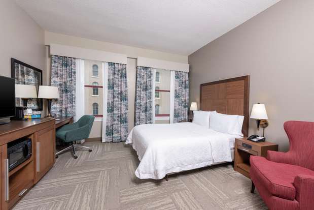 Images Hampton Inn Indianapolis Downtown Across from Circle Centre