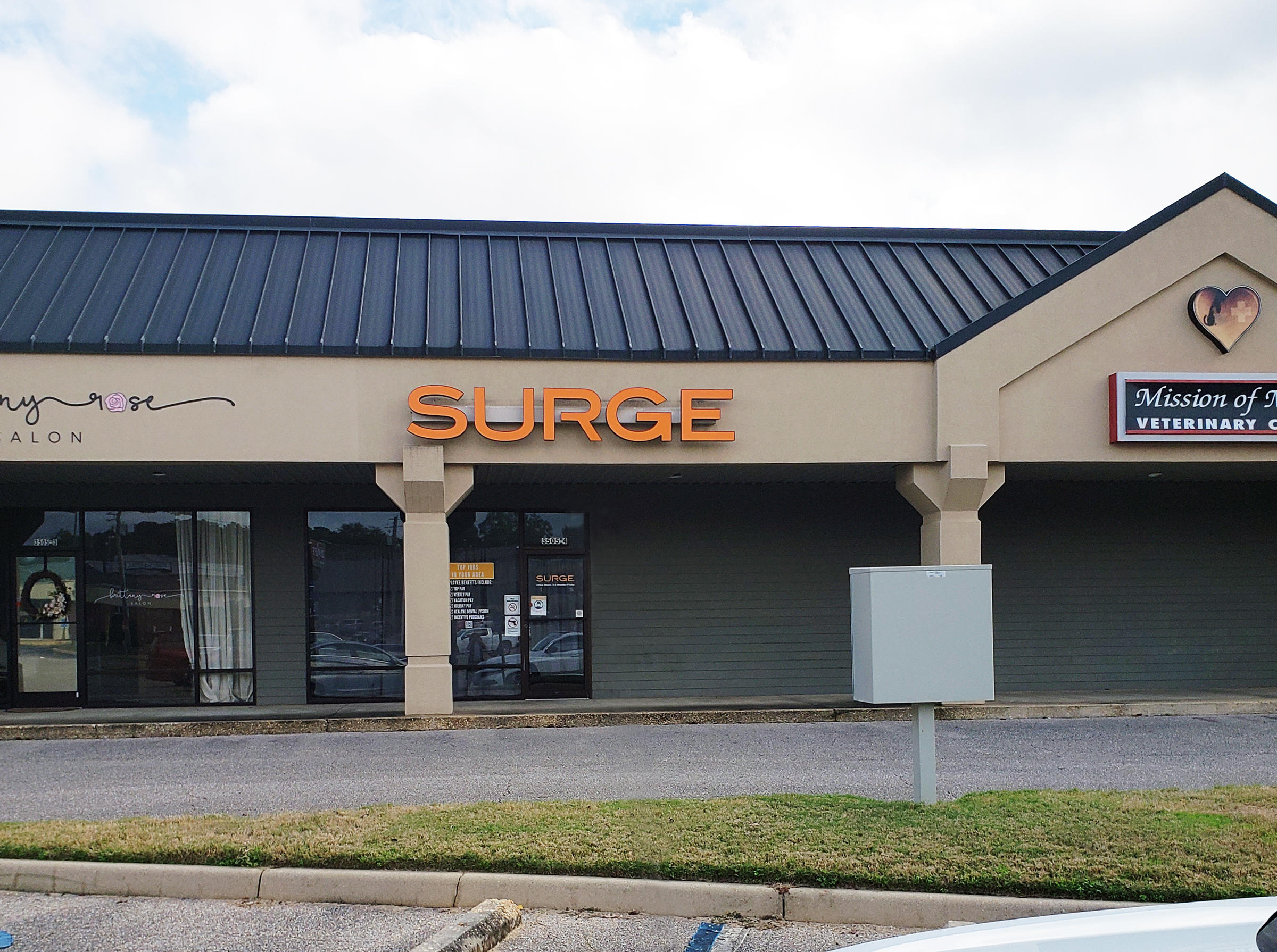 Looking for a job? Our Dothan, Alabama SURGE Staffing branch has new positions that open up daily! You can contact our Dothan branch and our staffing specialists will work closely with you to ensure we find a job that you love!