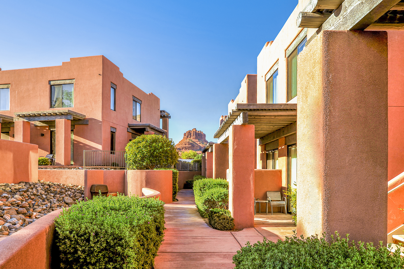 An exterior view of walkways between buildings at Bell Rock Inn