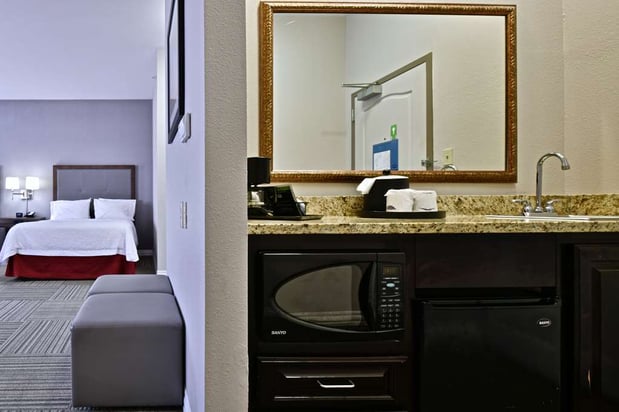 Images Hampton Inn & Suites Fredericksburg