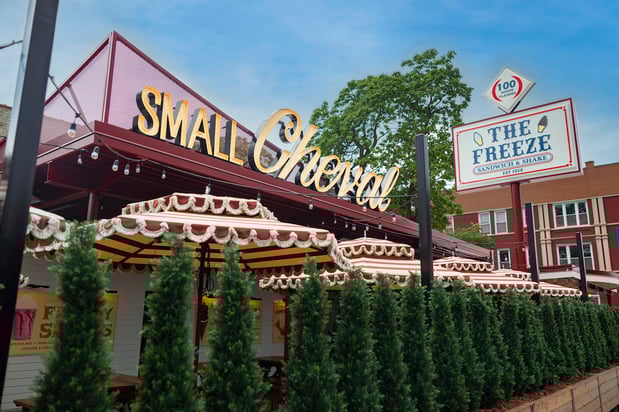 Images Small Cheval- Logan Square