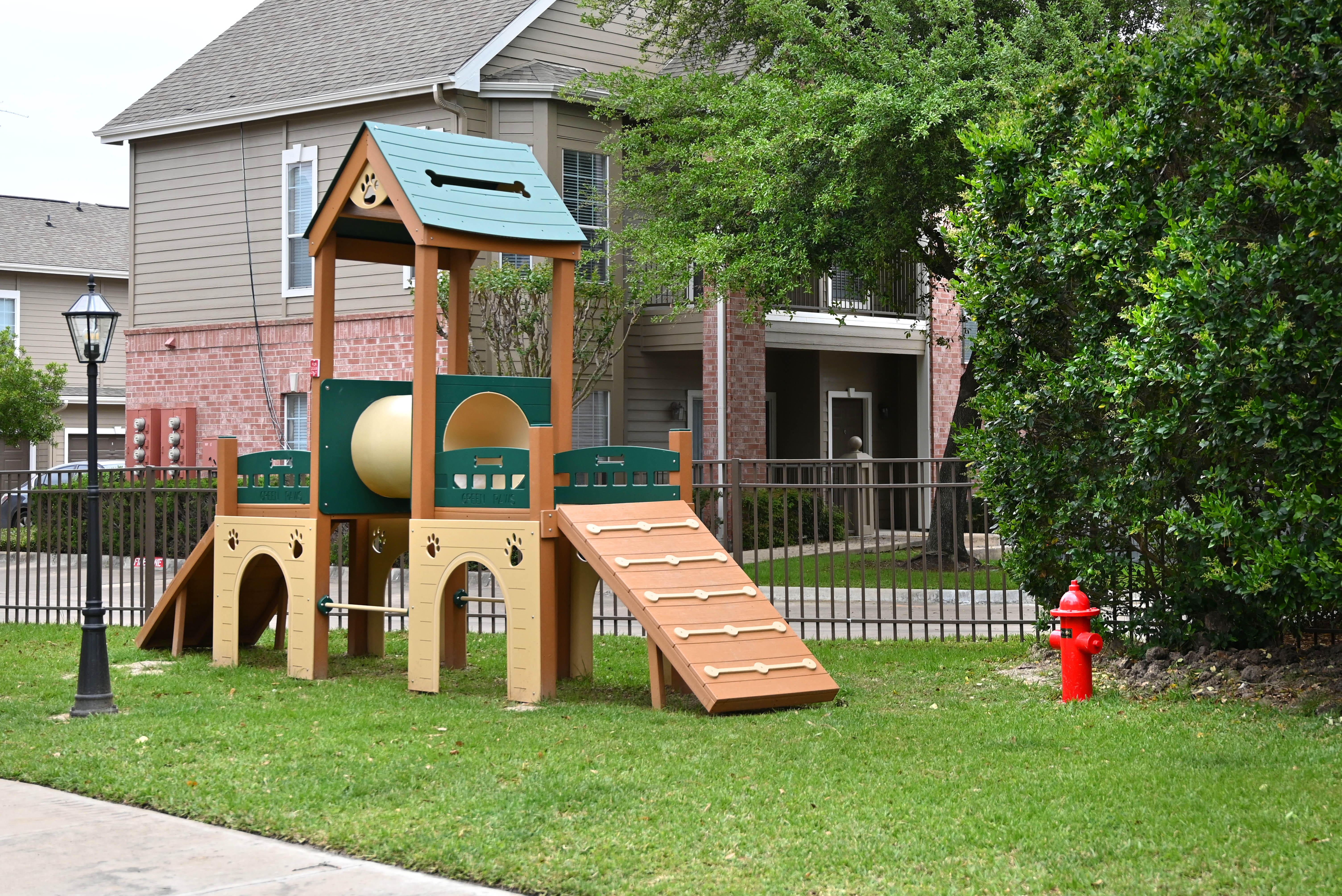 The Bellagio Apartments in Houston, TX Photo