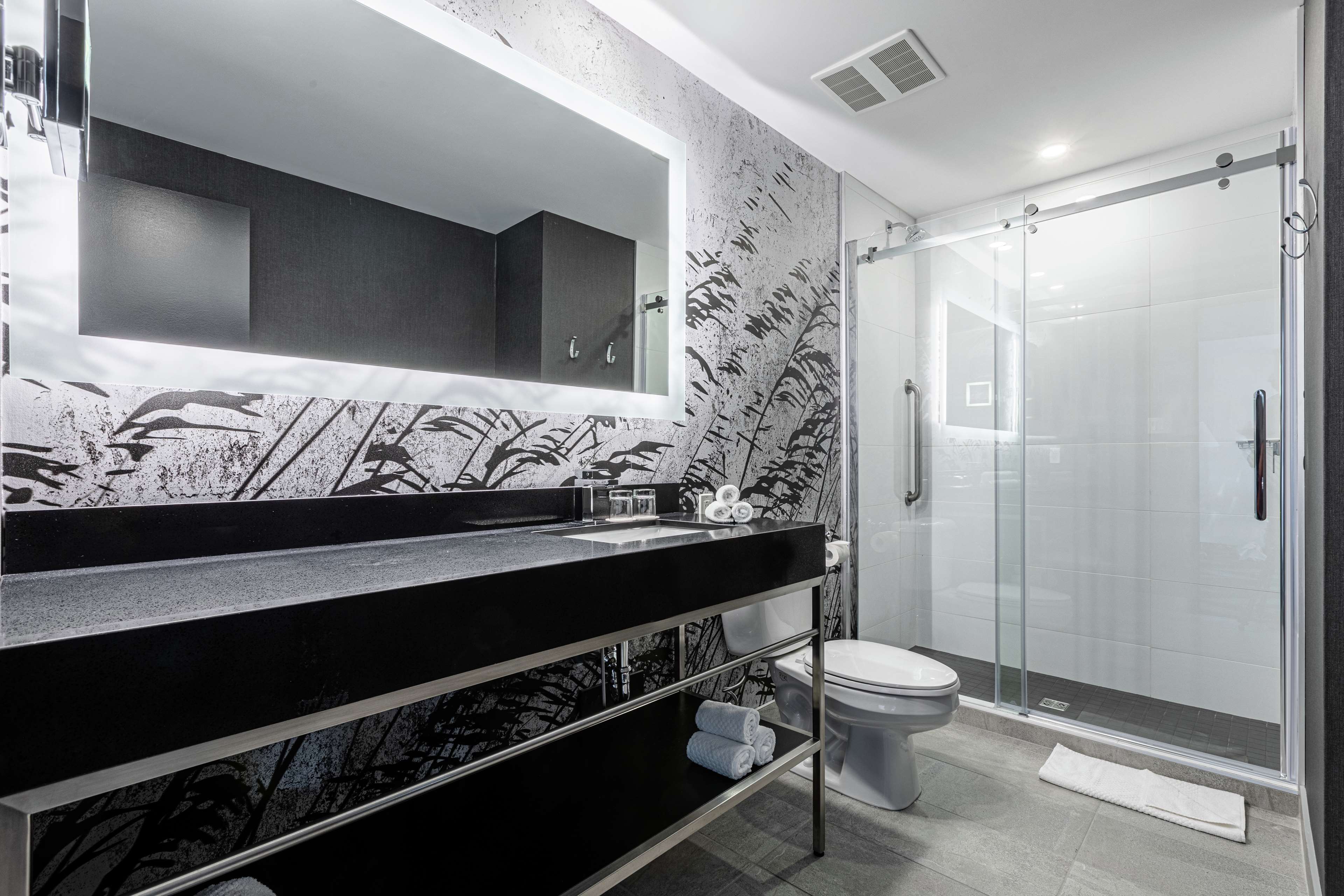 DoubleTree by Hilton Quebec Resort à Quebec City: Guest room bath